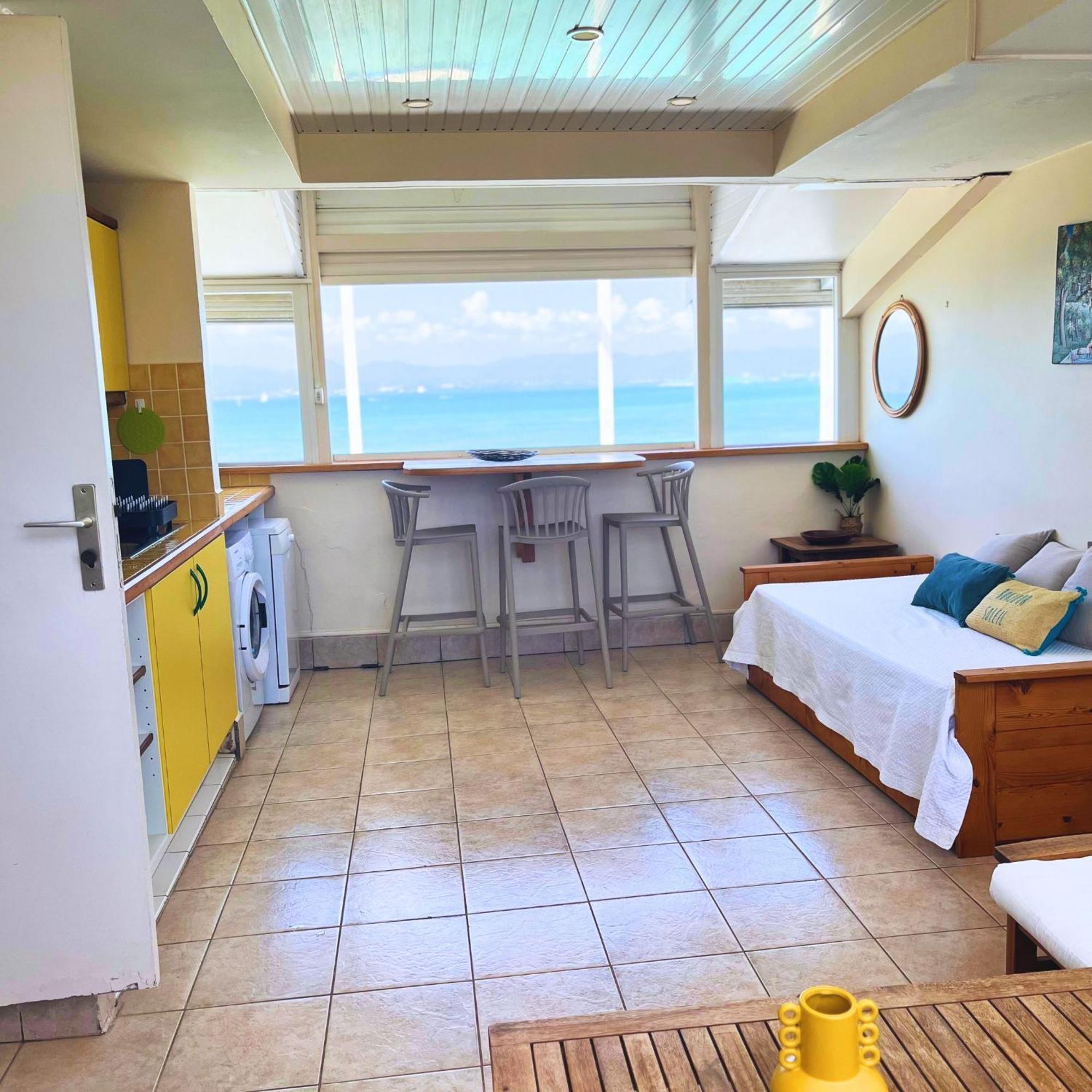 Appartement Les Yuccas, Vue Sur La Mer Et Les Montagnes Le Gosier  Exteriör bild