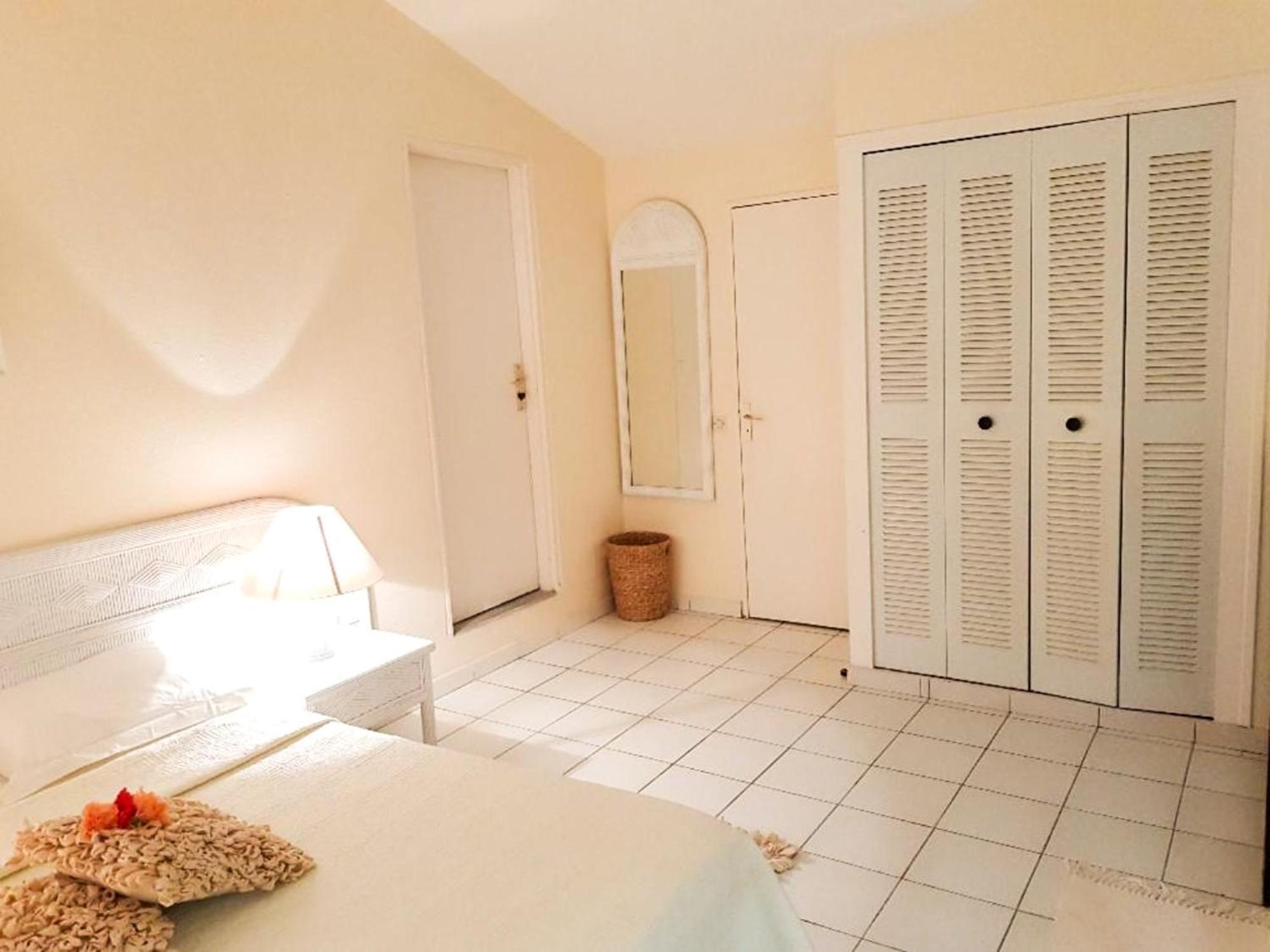 Appartement Les Yuccas, Vue Sur La Mer Et Les Montagnes Le Gosier  Exteriör bild